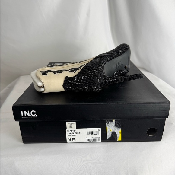 INC International Concepts‎ Black and Cream Heeled Boots​ - Picture 4 of 6